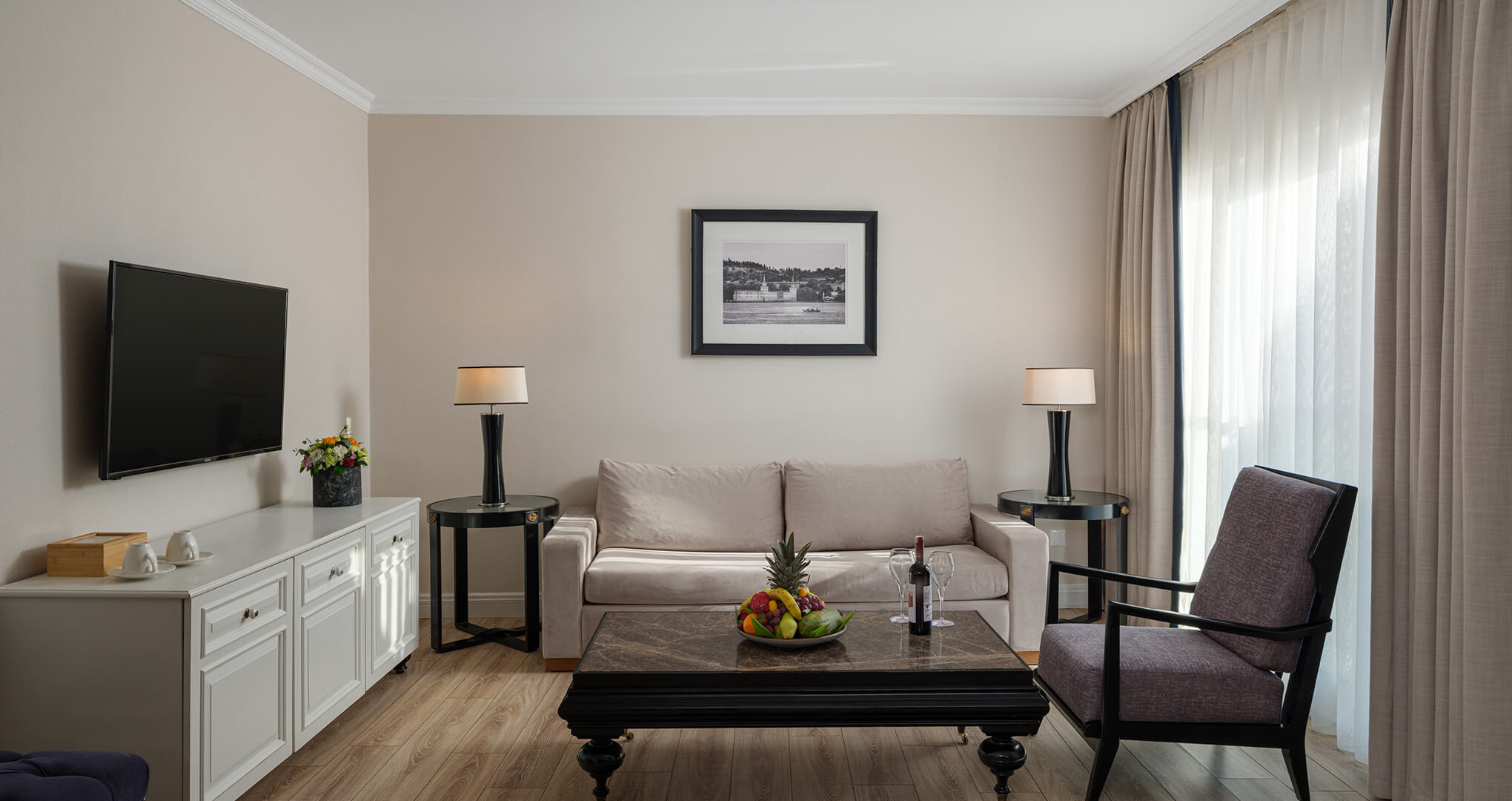 Галерея