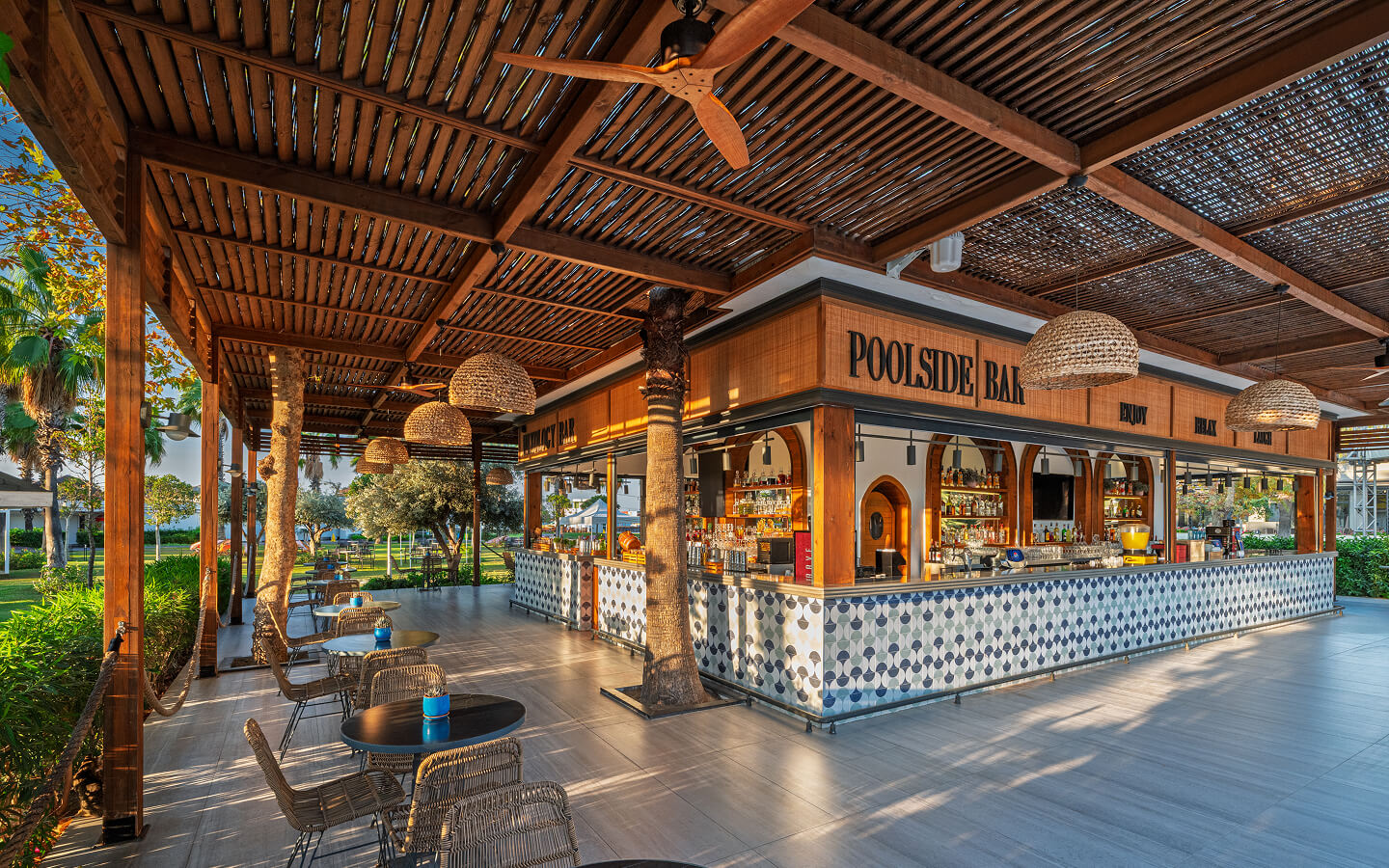 IC-hotels-santai-family-resort-gastronomi-poolside-bar-banner.jpg
